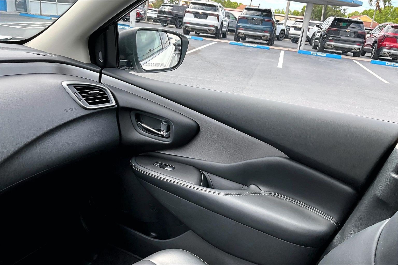 Used 2023 Nissan Murano SV w/ SV Midnight Edition Package FWD image 16