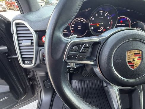 Used 2019 Porsche Cayenne AWD/4WD image 19