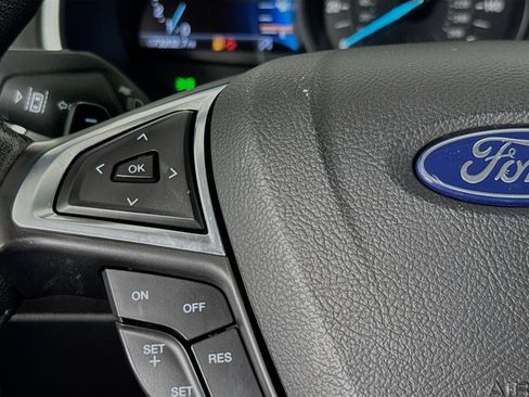 Used 2019 Ford Edge SEL w/ Cold Weather Package image 13