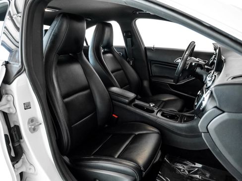 Used 2018 Mercedes-Benz CLA 250 image 34