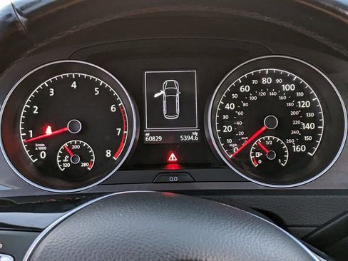 Used 2017 Volkswagen Golf Alltrack image 15