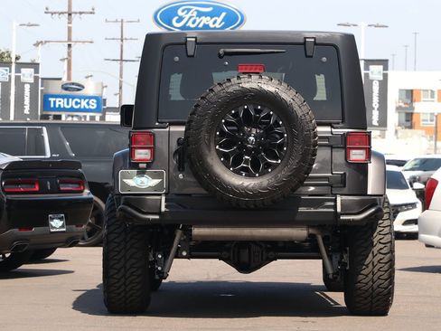 Used 2018 Jeep Wrangler Unlimited Sport image 7