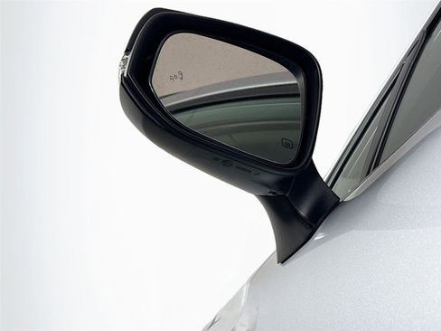 Certified 2026 Toyota Corolla Cross LE FWD image 5