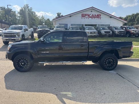 Used 2015 Toyota Tacoma 4x4 Double Cab image 2