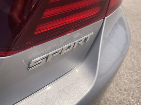 Used 2017 Honda Accord Sport image 5