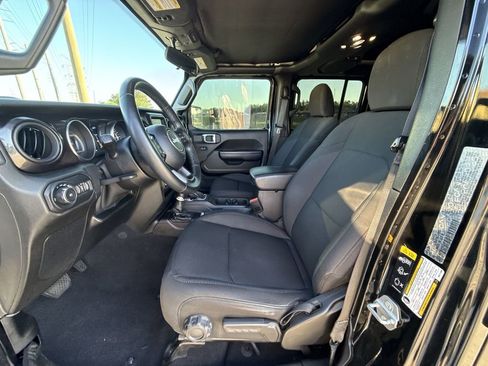 Used 2021 Jeep Wrangler Unlimited Sport AWD/4WD image 30