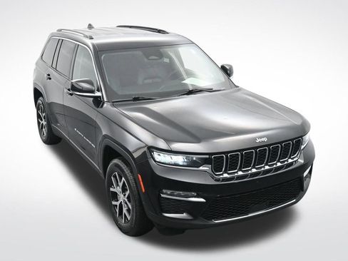 Used 2023 Jeep Grand Cherokee Limited image 23