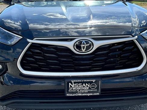 Used 2024 Toyota Highlander LE image 31