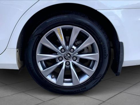 Used 2015 Toyota Camry XLE image 10