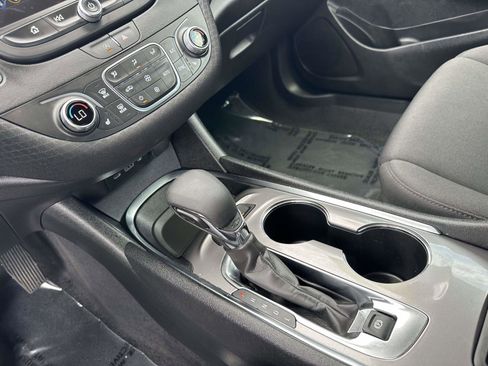 Used 2025 Chevrolet Malibu LT FWD image 13