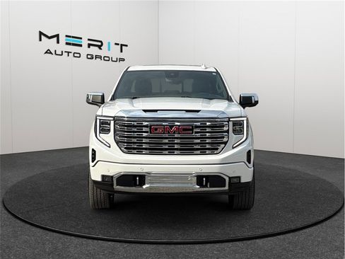 Used 2022 GMC Sierra 1500 Denali w/ Denali Reserve Package image 3