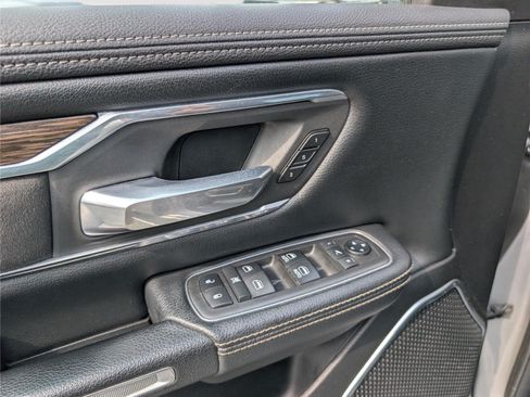 Used 2019 RAM 1500 Laramie AWD/4WD image 19