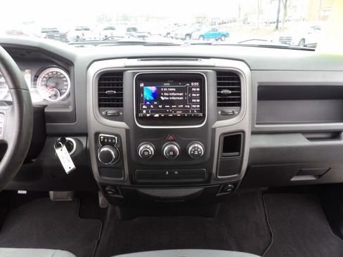 Used 2017 RAM 1500 Express image 20