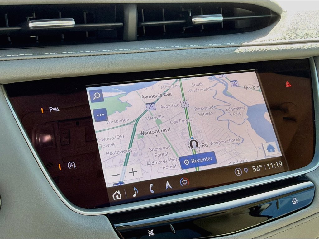 Used 2025 Cadillac XT5 Premium Luxury FWD image 12