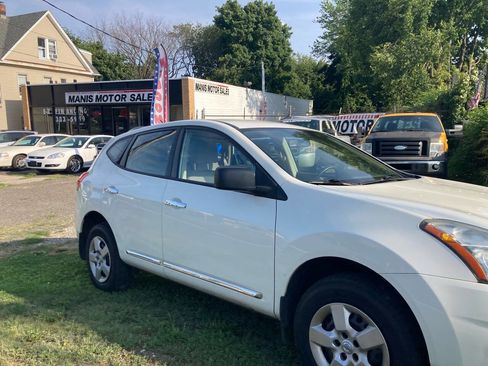 Used 2015 Nissan Rogue S image 3