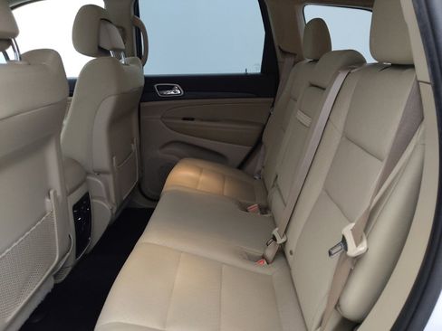 Used 2022 Jeep Grand Cherokee Laredo E image 18