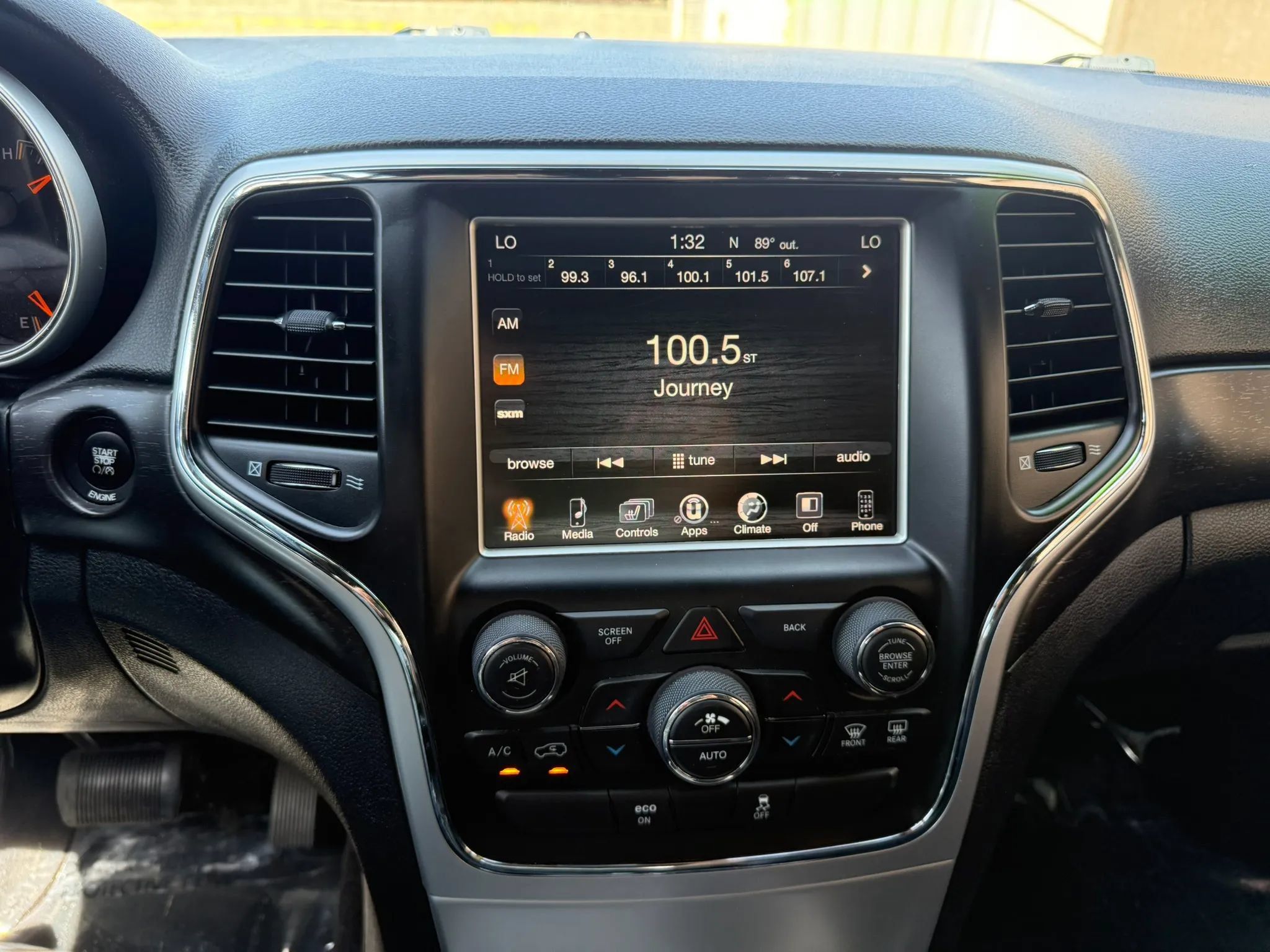 Used 2015 Jeep Grand Cherokee Altitude RWD image 26