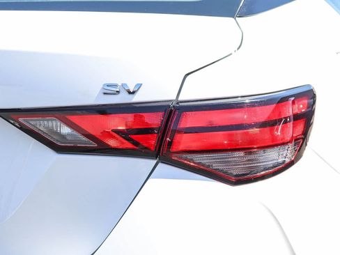 Used 2024 Nissan Sentra SV FWD image 7