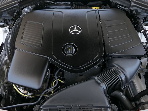 Used 2024 Mercedes-Benz GLC 300 image 27