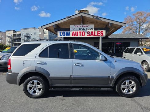 Used 2005 Kia Sorento EX AWD/4WD image 2