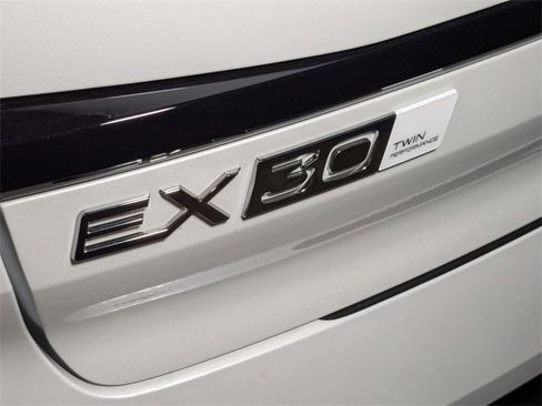 New 2025 Volvo EX30 Ultra w/ Protection Package Premier image 31