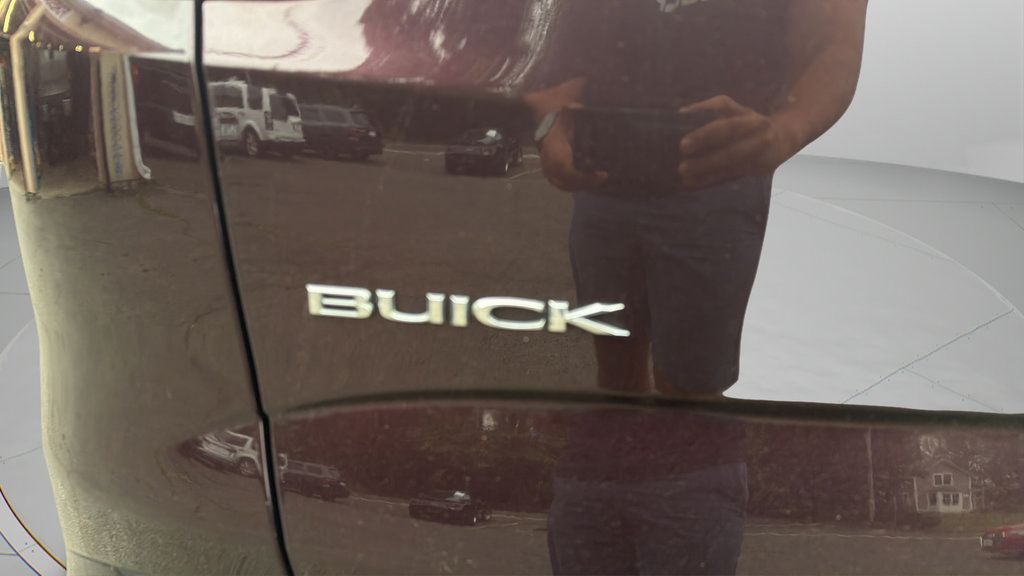 Used 2018 Buick Enclave Essence AWD/4WD image 37