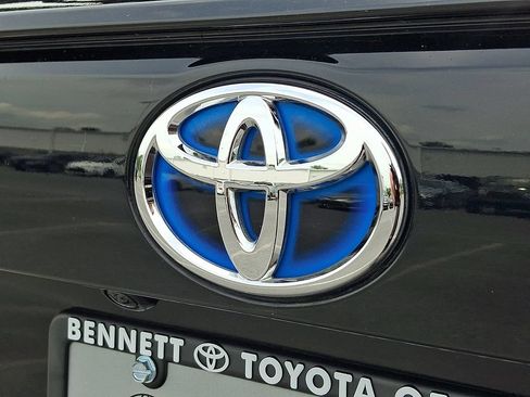 Used 2022 Toyota RAV4 XLE Premium AWD/4WD image 31