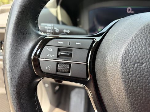 Used 2024 Honda Accord Touring image 15