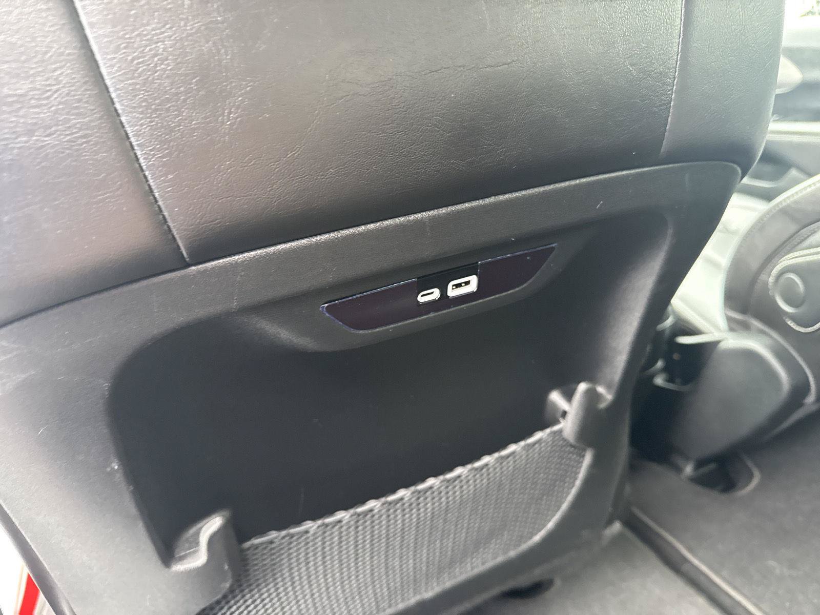 Used 2025 Chrysler Pacifica Select FWD image 11