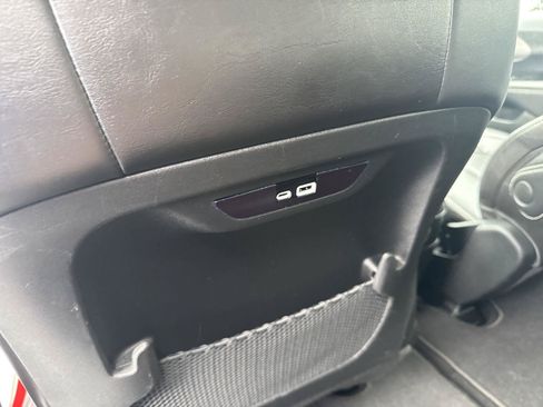 Used 2025 Chrysler Pacifica Select FWD image 11