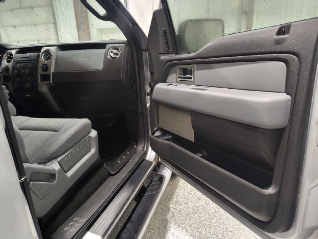 Used 2011 Ford F150 XLT w/ XLT Chrome Pkg AWD/4WD image 12