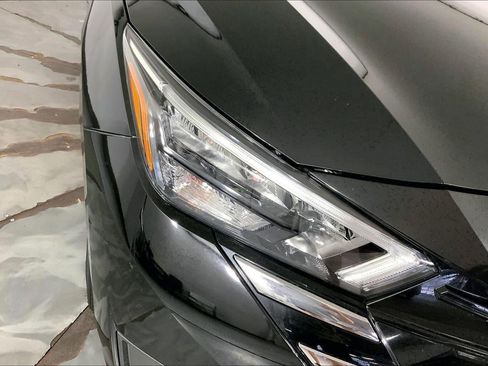 Used 2025 Nissan Versa SV FWD image 26