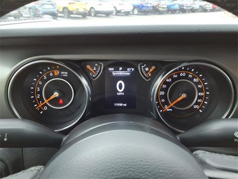 Used 2022 Jeep Gladiator Sport image 16