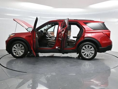 Used 2024 Ford Explorer King Ranch w/ Technology Package AWD/4WD image 51