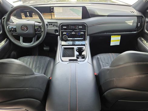 Used 2025 Nissan Armada PRO-4X w/ Pro-4X Premium Package AWD/4WD image 14