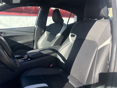 Used 2025 Toyota Camry Hybrid image 11