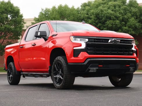Used 2024 Chevrolet Silverado 1500 LT Trail Boss w/ LT Trail Boss Premium Package AWD/4WD image 1