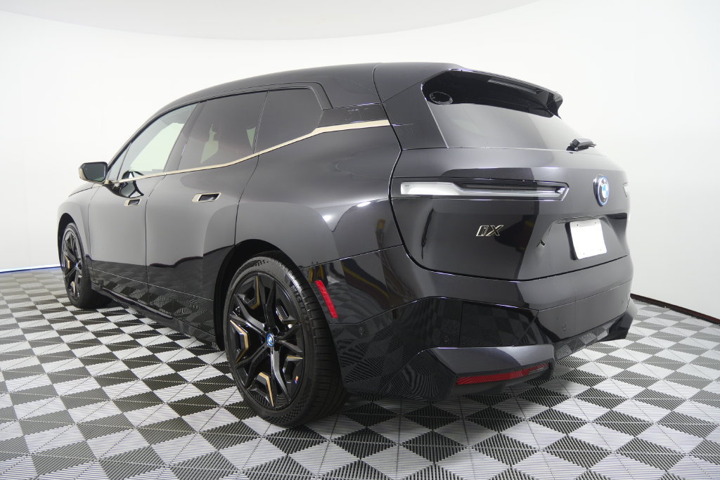 Used 2024 BMW iX M60 AWD/4WD image 6