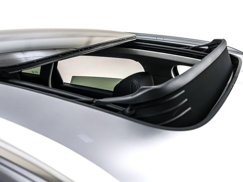 Used 2022 Audi e-tron Premium Plus w/ Premium Plus Package image 22