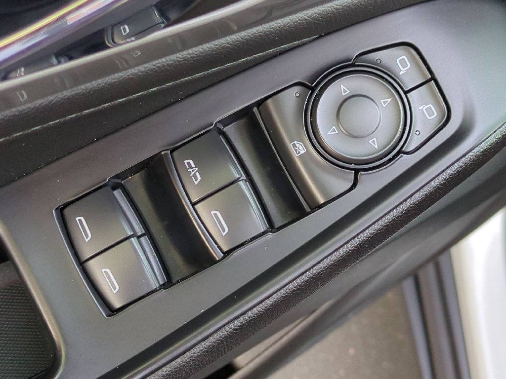 Used 2023 Chevrolet Traverse LT FWD image 25