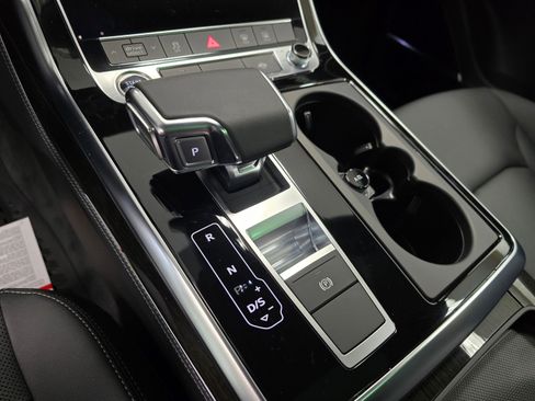 Used 2025 Audi Q8 Premium Plus w/ Premium Plus Package image 16