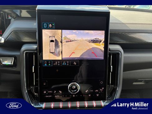 Used 2025 GMC Yukon XL AT4 image 29