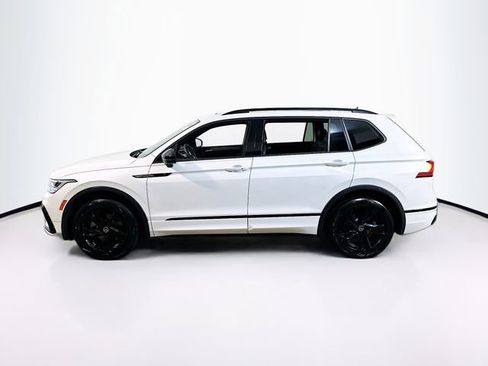 Used 2023 Volkswagen Tiguan SE R-Line image 5