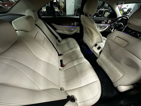 Used 2019 Mercedes-Benz E 300 4MATIC w/ Premium 1 Package image 17