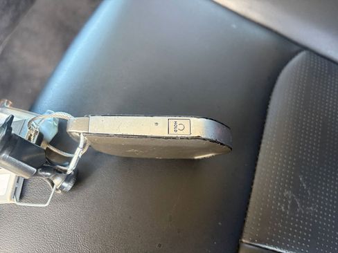 Used 2024 Kia Sorento S FWD image 32