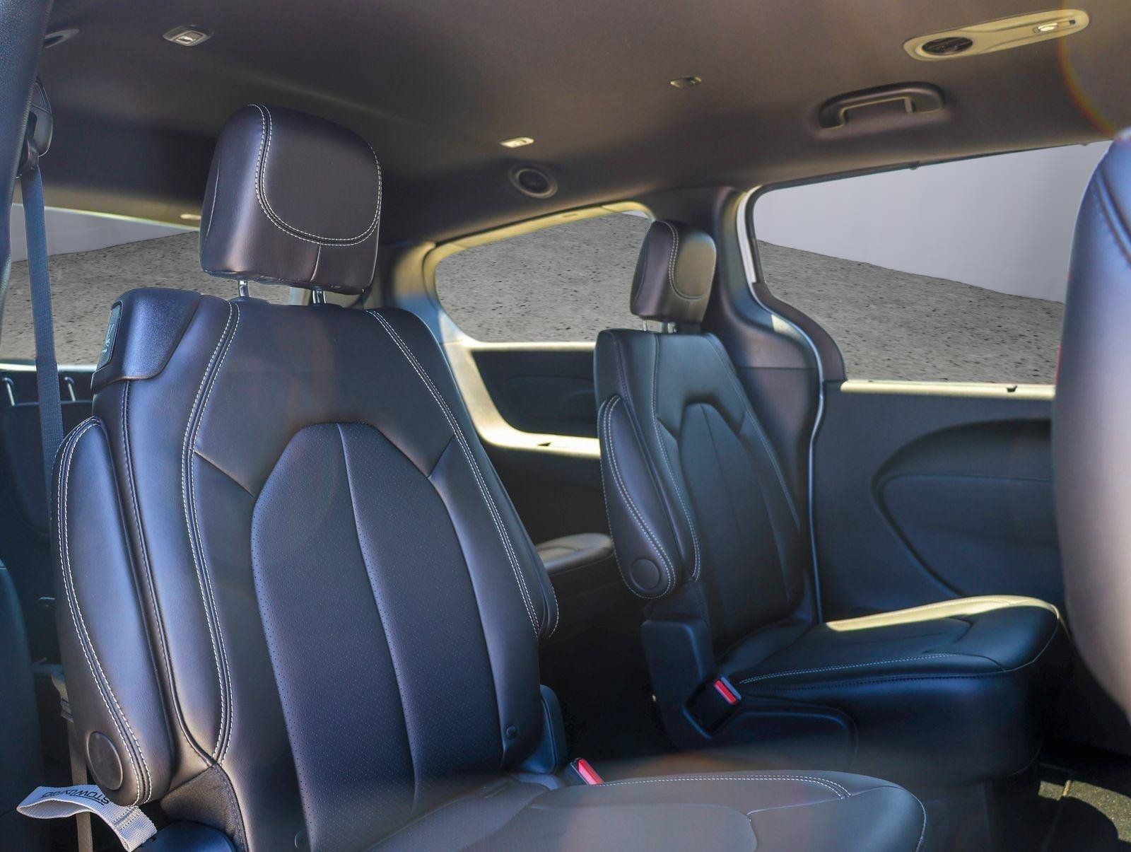 New 2027 Chrysler Pacifica Select FWD image 11