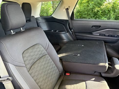 Used 2024 Nissan Pathfinder S w/ Cargo Package AWD/4WD image 31