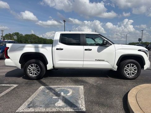 Used 2024 Toyota Tundra SR5 w/ SR5 Convenience Package AWD/4WD image 4