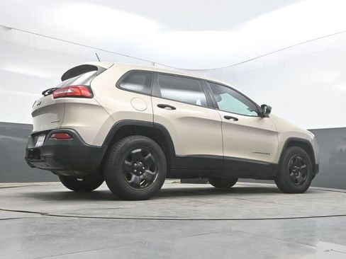 Used 2015 Jeep Cherokee Sport w/ Cold Weather Group AWD/4WD image 41