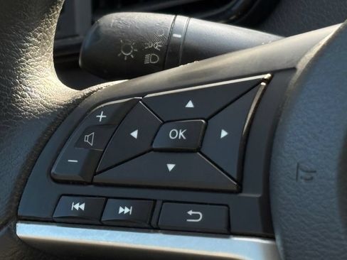 Used 2018 Nissan Rogue S FWD image 7